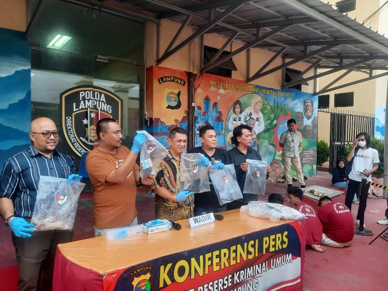 4 Pelaku Curat Tabrak Polisi di Pesisir Barat Berhasil Diamankan Polda Lampung