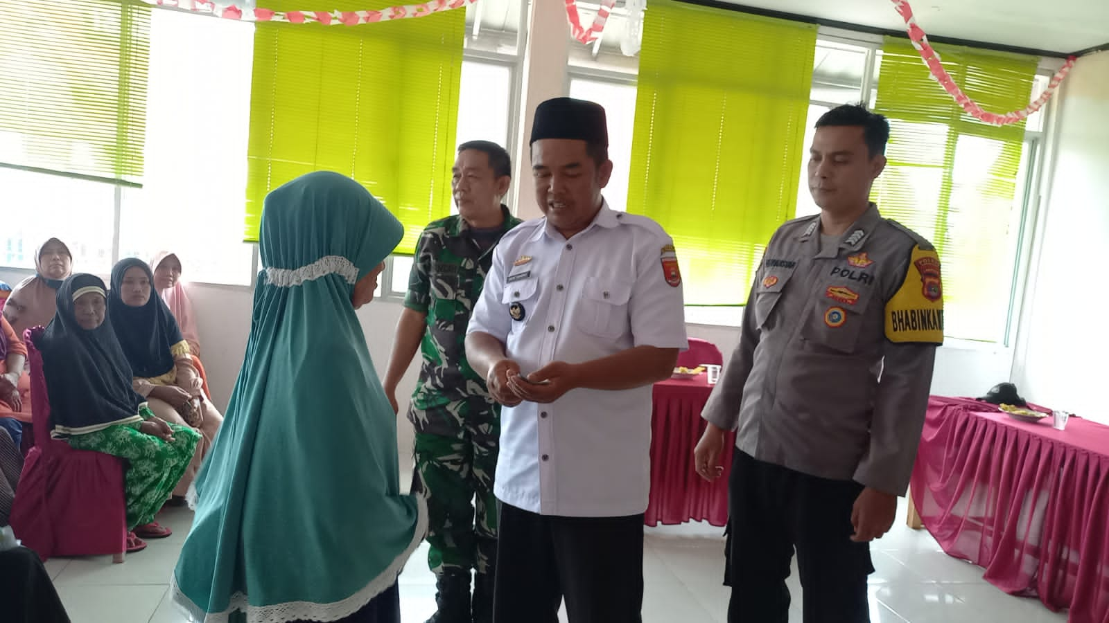 Peratin Mekarjaya Arahkan KPM BLT-DD Belanjakan Uang di Seputar Pekon