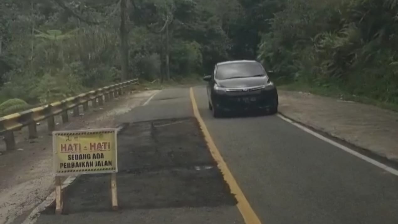 Perawatan Jalan Nasional Berlanjut, BPJN Tambal Sulam Ruas Liwa–Krui