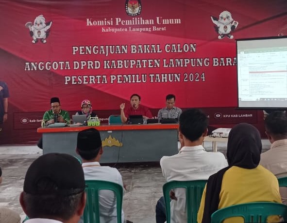 KPU Lampung Barat Serahkan Hasil Vermin Bacaleg ke Parpol Disertai Banyak Catatan Perbaikan