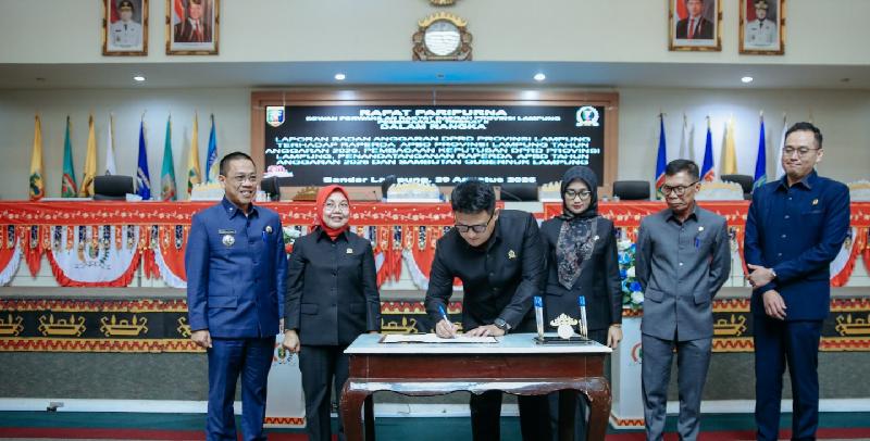 Pemprov dan DPRD Lampung Sepakati Raperda APBD 2026, Target Pendapatan Daerah 7,6 Triliun