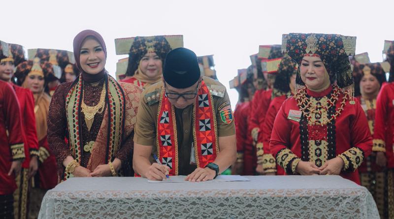 Gubernur Mirza Kukuhkan Pengurus DPD Mighrul Lappung Bersatu