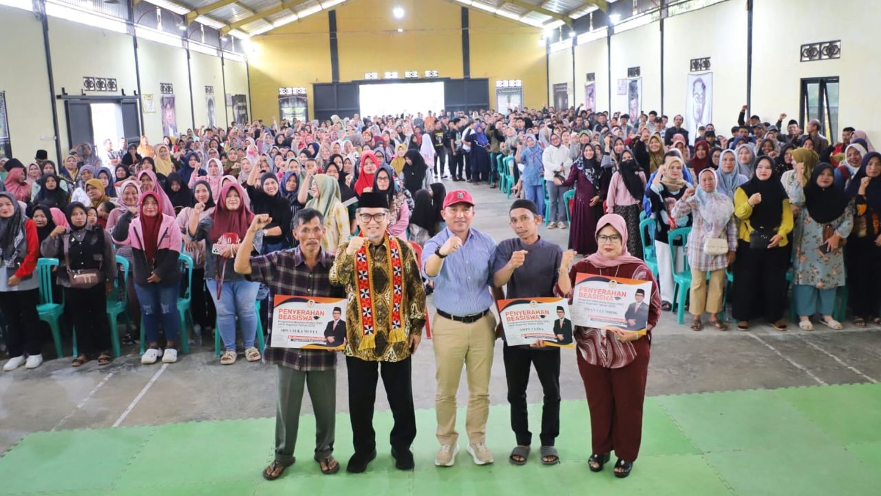 Parosil Tegaskan Tak Ada Lagi Alasan Anak Lampung Barat Putus Sekolah