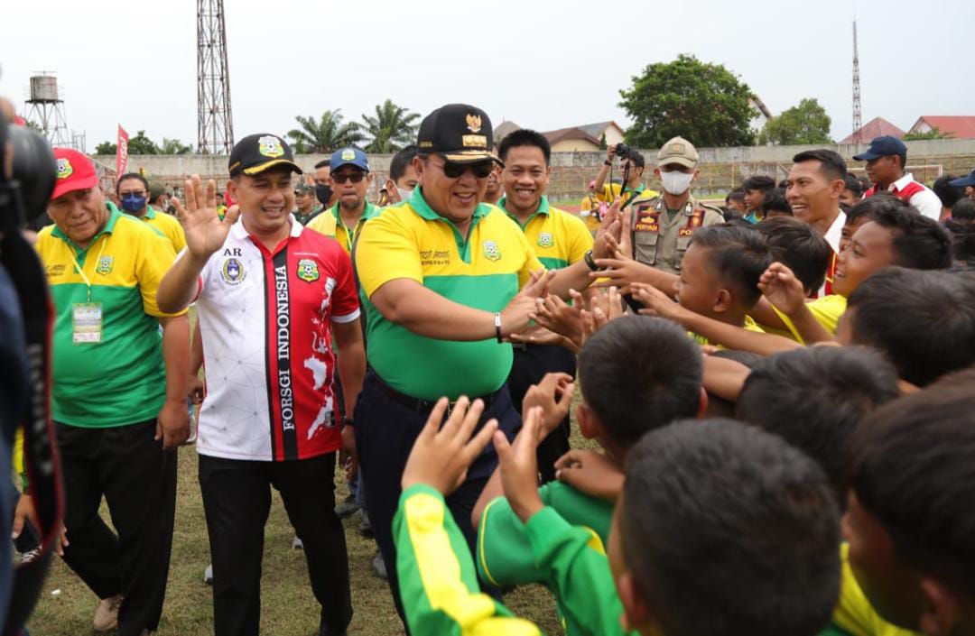 Buka Festival Forsgi, Arinal : Gali Potensi Minat dan Bakat Bidang Sepakbola Usia Dini di Lampung