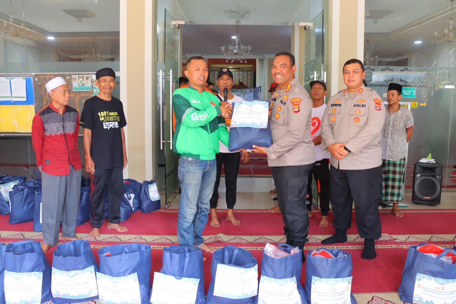 Polresta Bandar Lampung Salurkan Bantuan Sosial di Momen Maulid Nabi Muhammad SAW