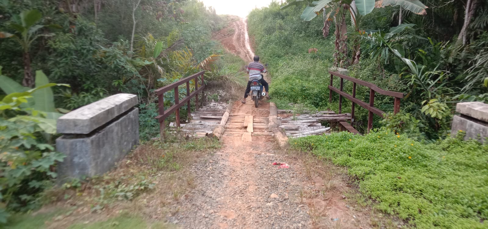 Tiga Unit Jembatan di Bumi Ratu Rusak