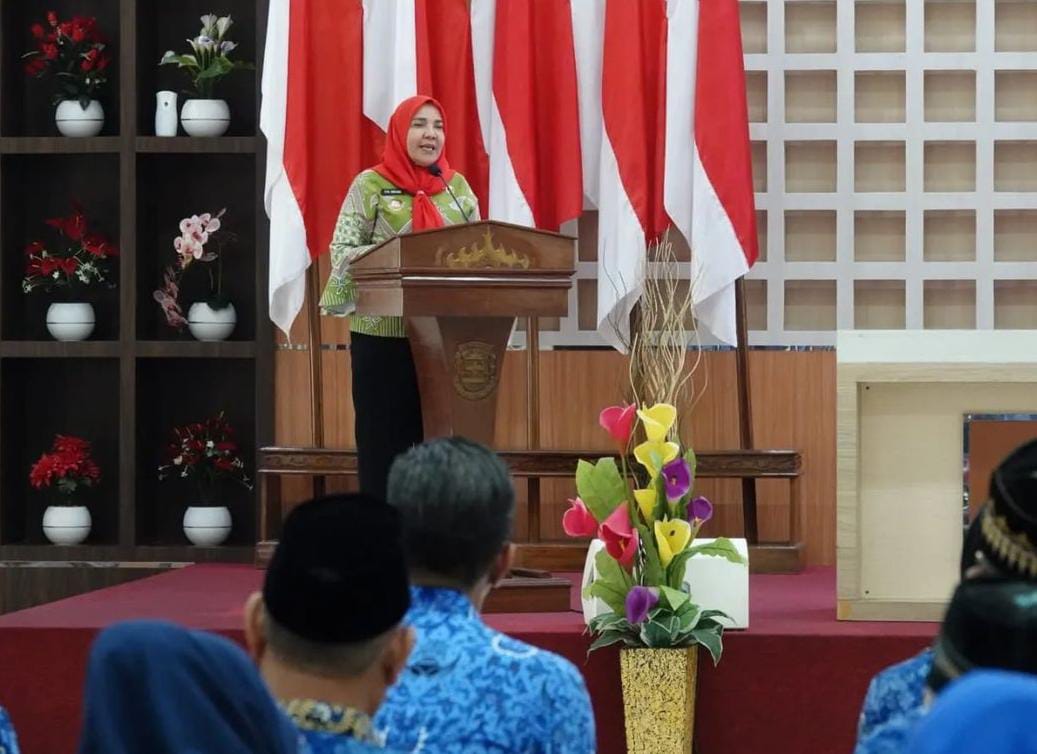 Eva Dwiana Melantik 48 PNS Tenaga Kesehatan di Bandar Lampung 