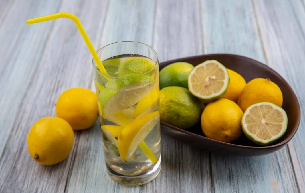 Minum Air Lemon Setiap Hari: Manfaat Tersimpan, Efek Samping Mengintai Jika Tak Bijak