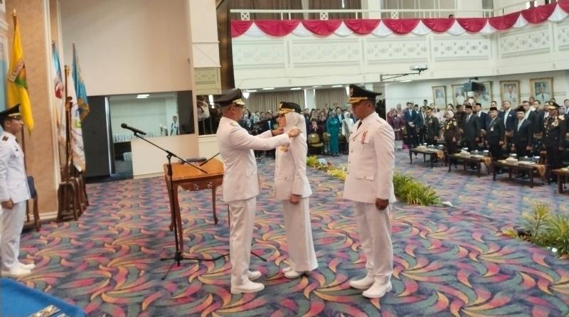 Nanda Indira – Antonius Resmi Dilantik Sebagai Bupati dan Wakil Bupati Pesawaran,Ini Pesan Gubernur Mirza