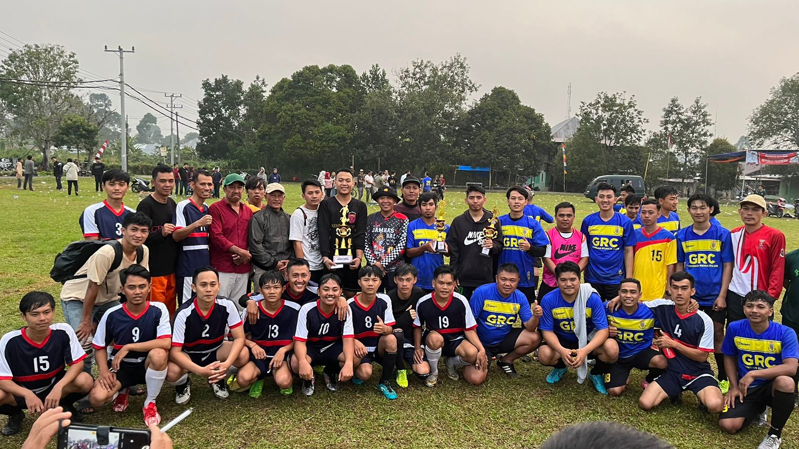 Tim Kesebelasan Kembahang Juarai Turnamen Sepakbola HUT RI Batu Brak 
