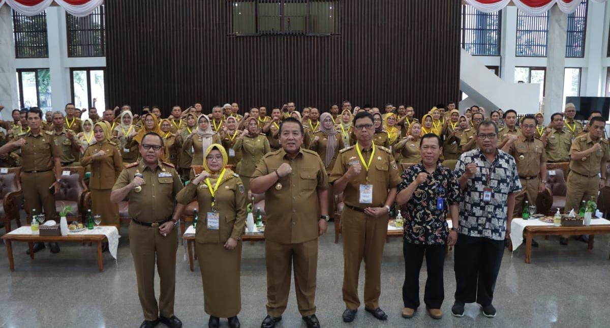 Tingkatkan Mutu Pendidikan, Gubernur Lepas Kepala Sekolah Mengabdi 