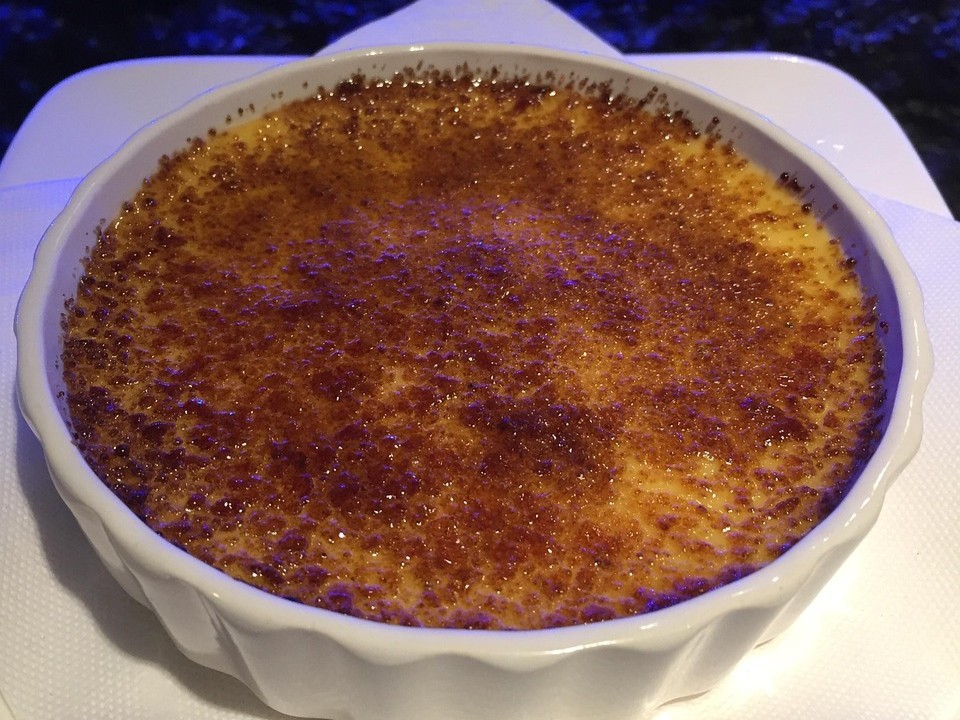 Ubi Brulee: Perpaduan Manis Tradisional dan Sentuhan Modern