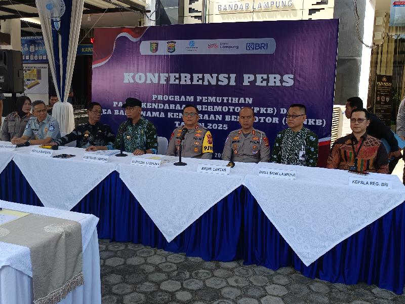 Tinjau Pemutihan Pajak, Gubernur Lampung: Masyarakat Taat Pajak Dapat Parkir Gratis di Fasilitas Publik