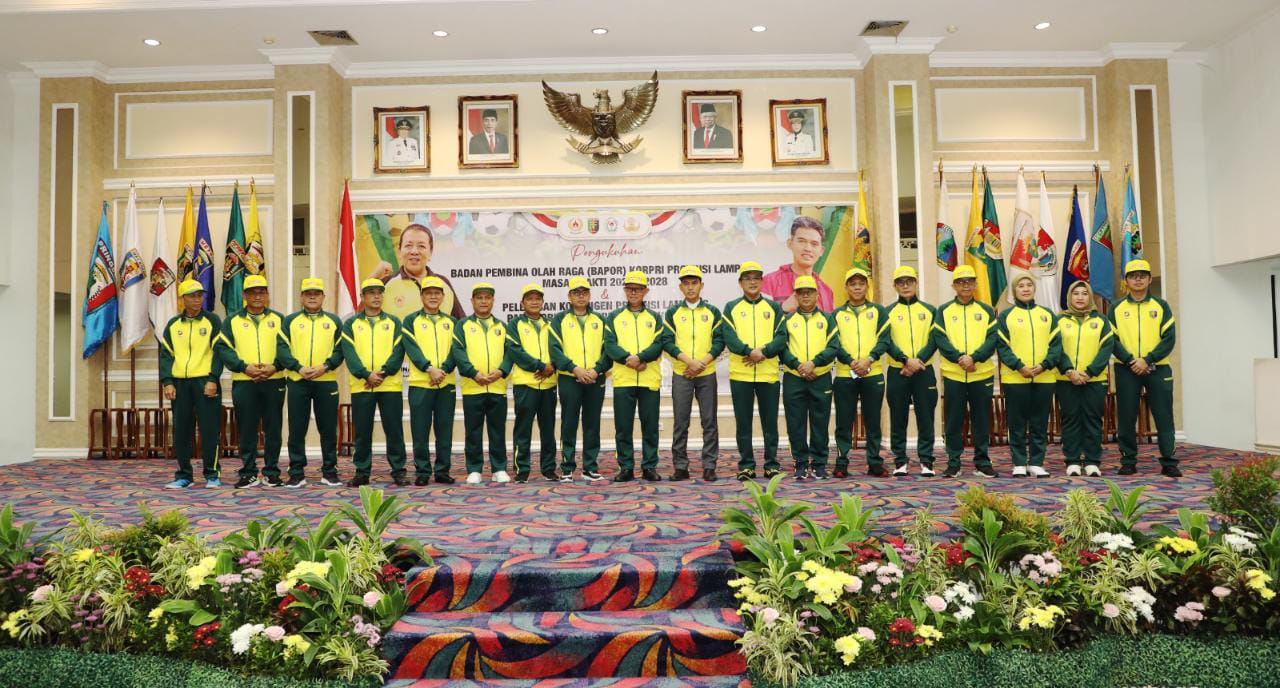 Sekdaprov Fahrizal Lepas Kontingen Korpri Lampung Ikuti Pornas Korpri XVI 