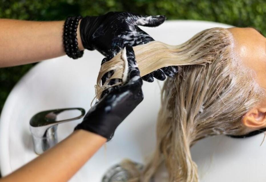 10 Manfaat Masker Rambut di Salon, Bikin Rambut Lebih Sehat dan Berkilau