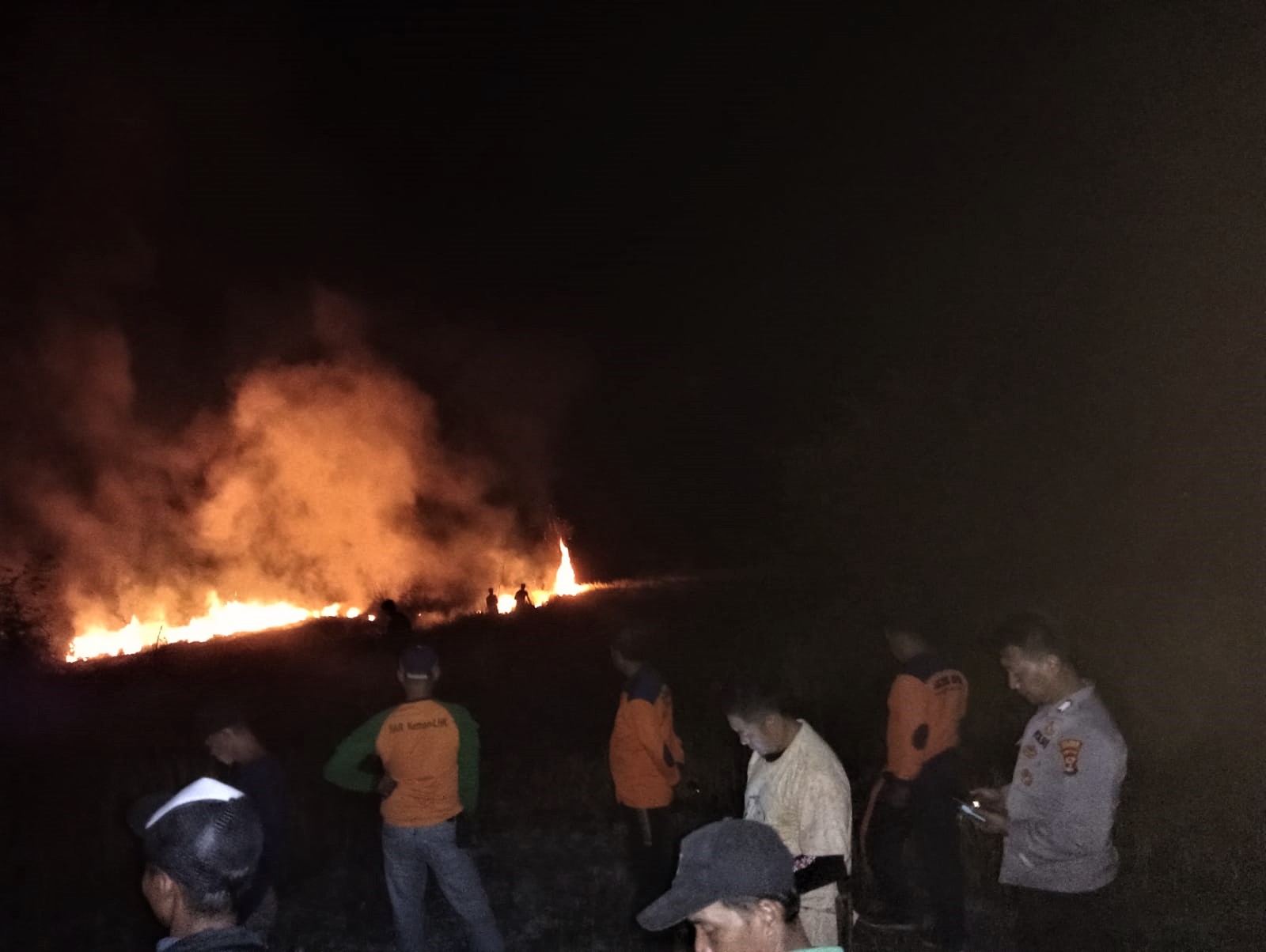 Savana di Danau Minyak Suoh Terbakar