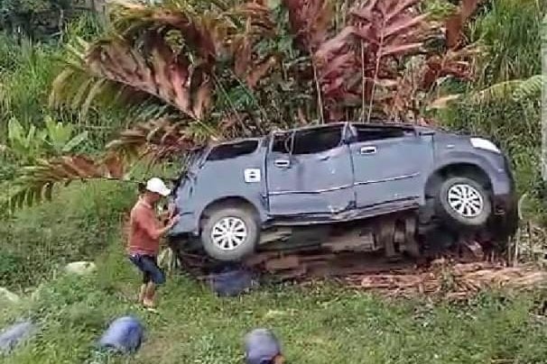 Rem Blong, Mobil Pembawa 30 Jerigen BBM Pertalite Masuk Jurang di Pampangan