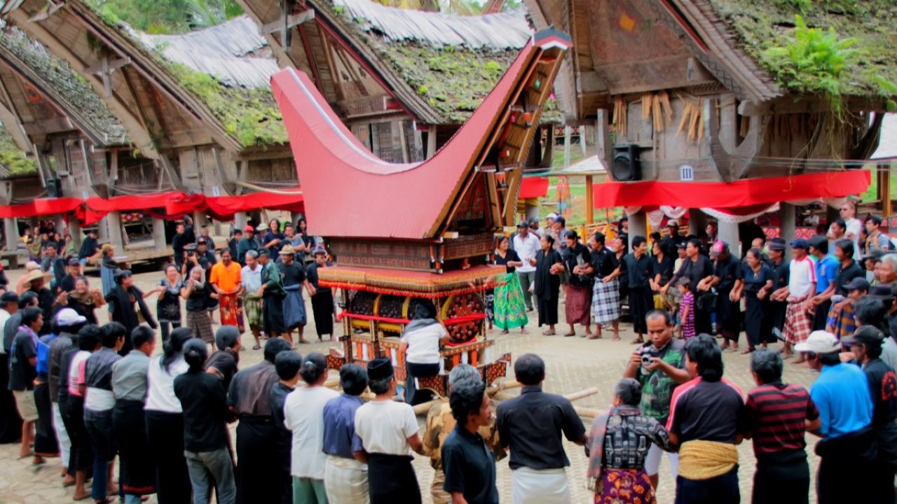 Rambu Solo: Ritual Pemakaman Agung dari Tana Toraja