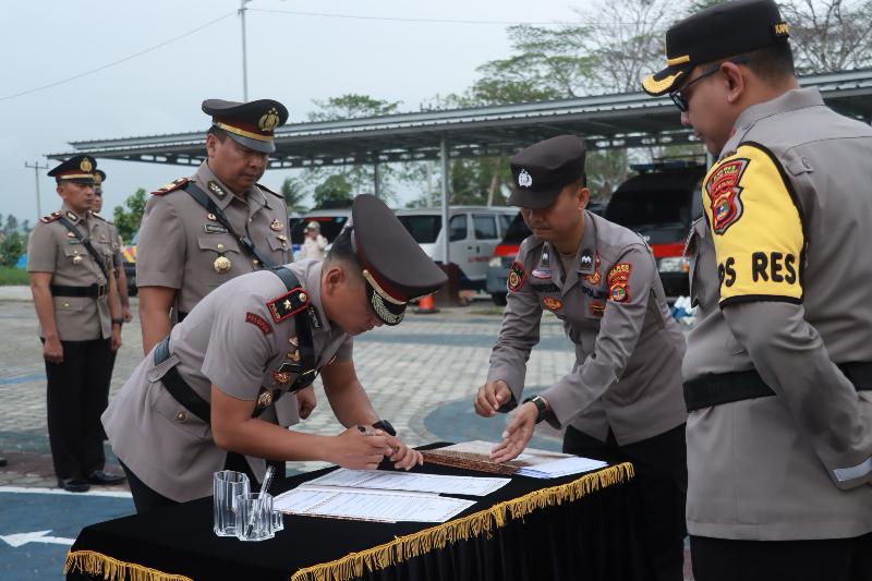 Kapolres Lampung Selatan AKBP Yusriandi Pimpin Sertijab Pejabat Baru