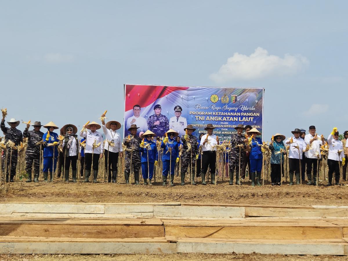 Panen Raya di Lampung, Kementan RI Puji TNI AL 