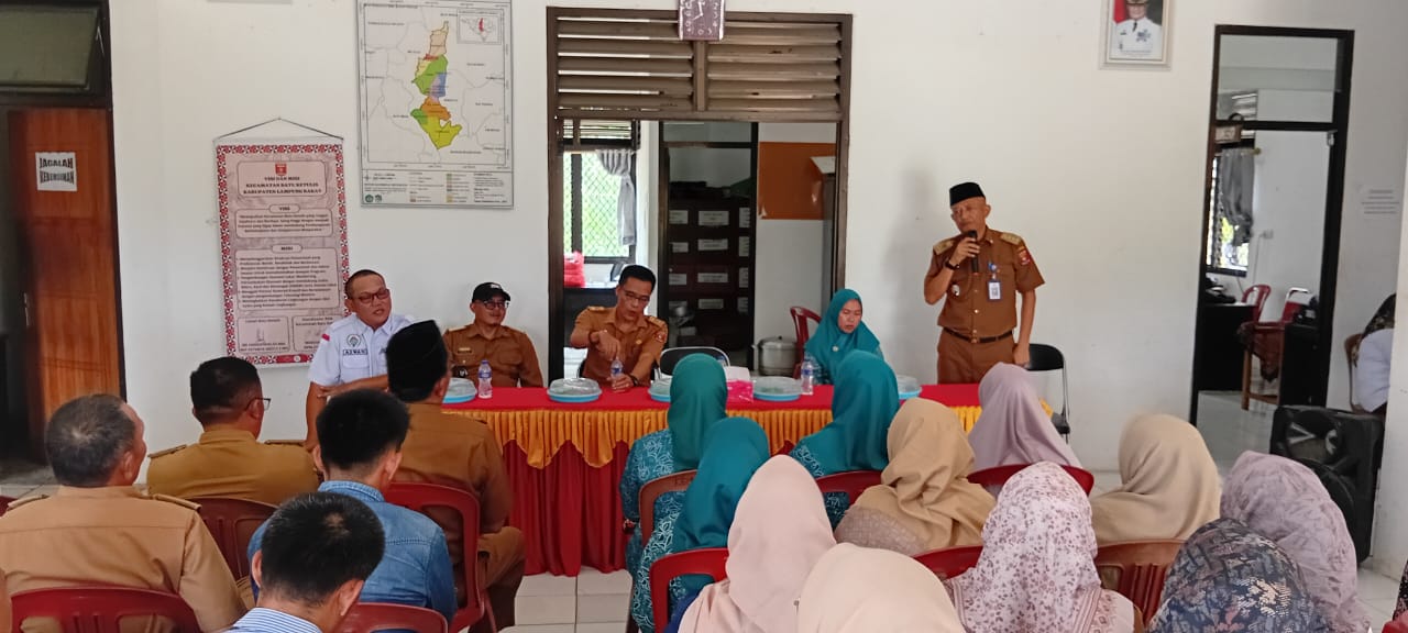 Hari Pertama Bertugas Camat Batu Ketulis Ajak Aparatur Bekerja Tanpa Sekat