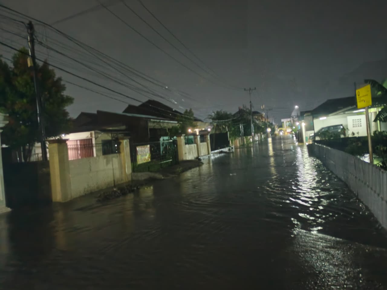 Jl. Pulau Sangiang Sukarame Terendam Lagi, Drainase Baru Justru Bikin Banjir