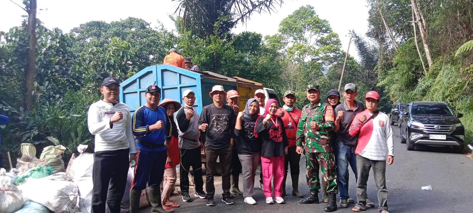 Ketua DPRD Lampung Barat Apresiasi Gotong Royong Masyarakat Tugusari Bersama Uspika