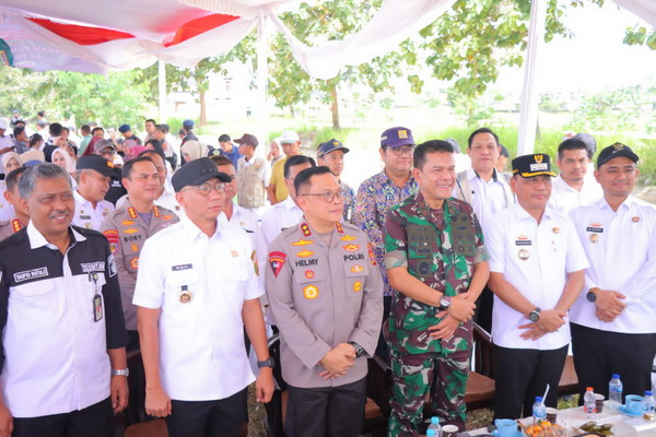 Kapolda Lampung Hadiri Gerak Tanam Raya Padi Serentak, Dukung Ketahanan Pangan Nasional