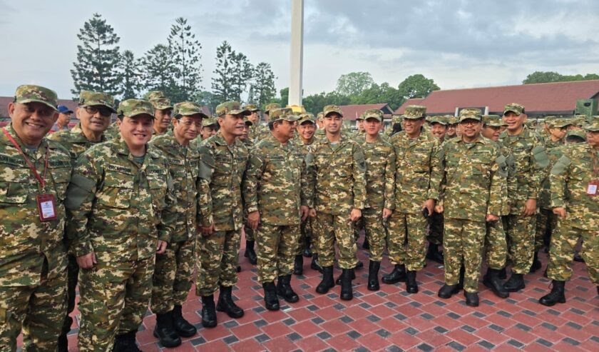 Gunakan Baju Loreng, Para Menteri Kabinet Merah Putih Ikut Retreat Bersama Prabowo di Lembah Tidar