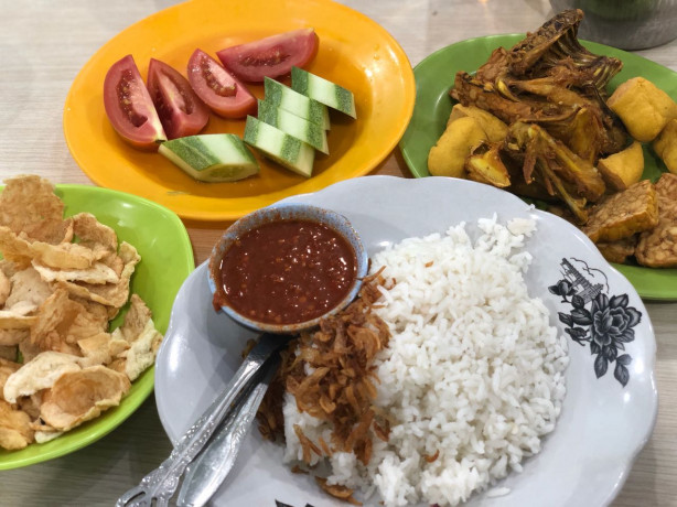 Bikin Nagih! Ini Rekomendasi Nasi Uduk Enak di Bandar Lampung