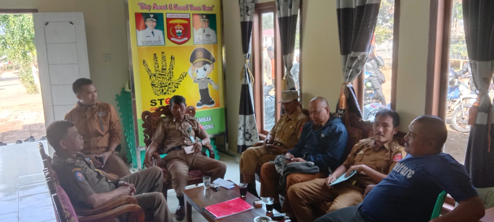Disbunnak Lampung Barat Kunjungi Pekon Padang Tambak, Jembatani Usulan Kelompok Tani