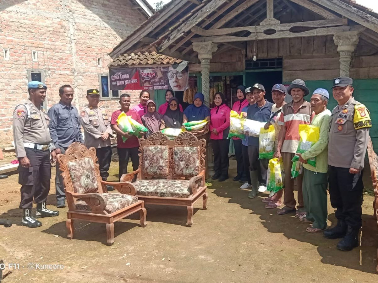 Puting Beliung Merusak 10 Rumah di Pekon Waspada, Polsek Sekincau Gerak Cepat Salurkan Bantuan