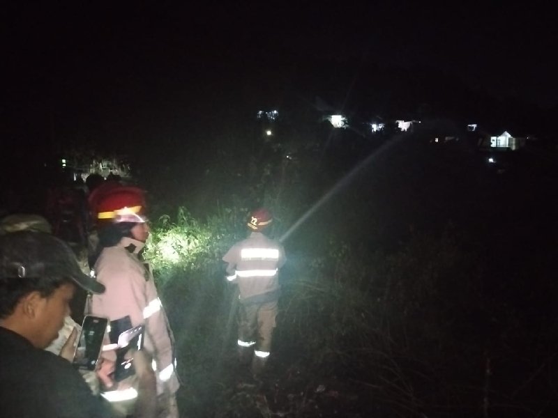 Diduga Puntung Rokok, Lahan Rumput Kering di Pekon Ampay Bandar Lampung Terbakar