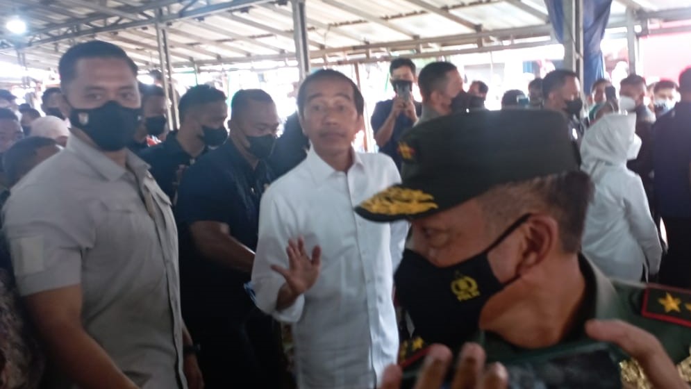 Presiden Tinjau Pasar Pasir Gintung, Pedagang Teriaki Pak Jokowi 