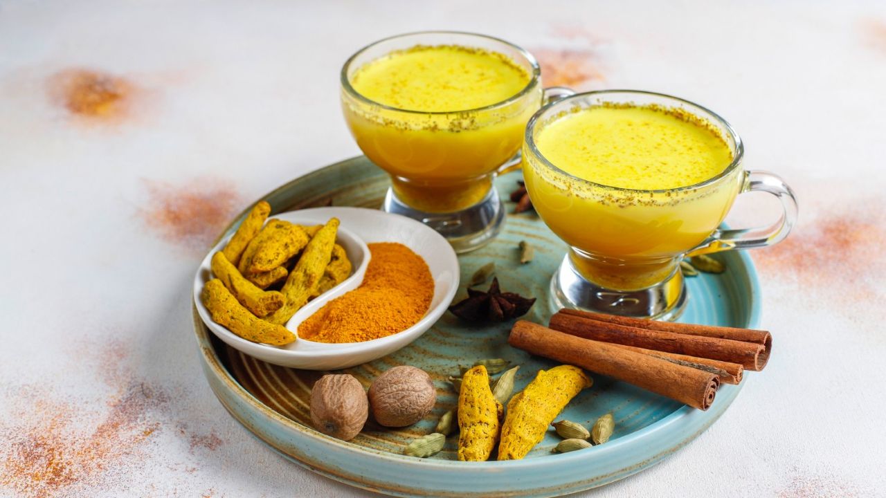 Manfaat Air Kunyit untuk Wanita yang Jarang Diketahui