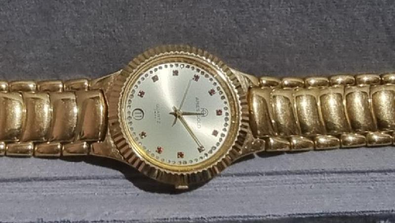 Aries Gold: Jam Tangan Elegan dengan Sentuhan Lapisan Emas Mewah