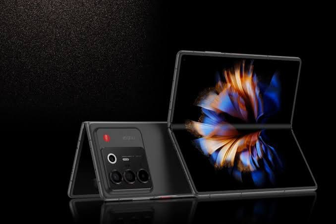 Nubia Fold Resmi Meluncur: Usung Snapdragon 8 Elite, Layar Ganda 120 Hz, dan Baterai Jumbo 6.560 mAh