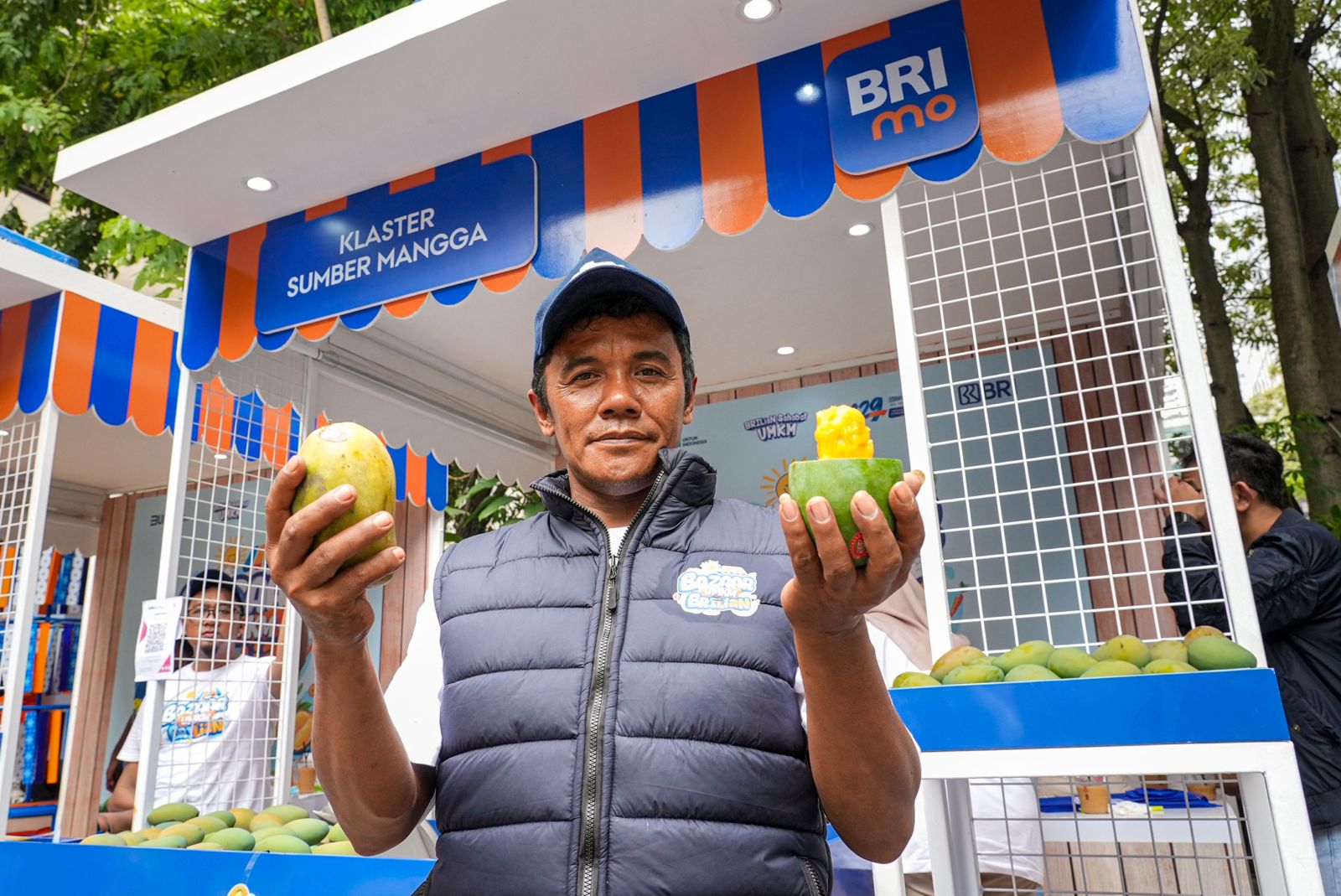 BRI Dorong Kesejahteraan Petani Mangga Alpukat Desa Botolinggo