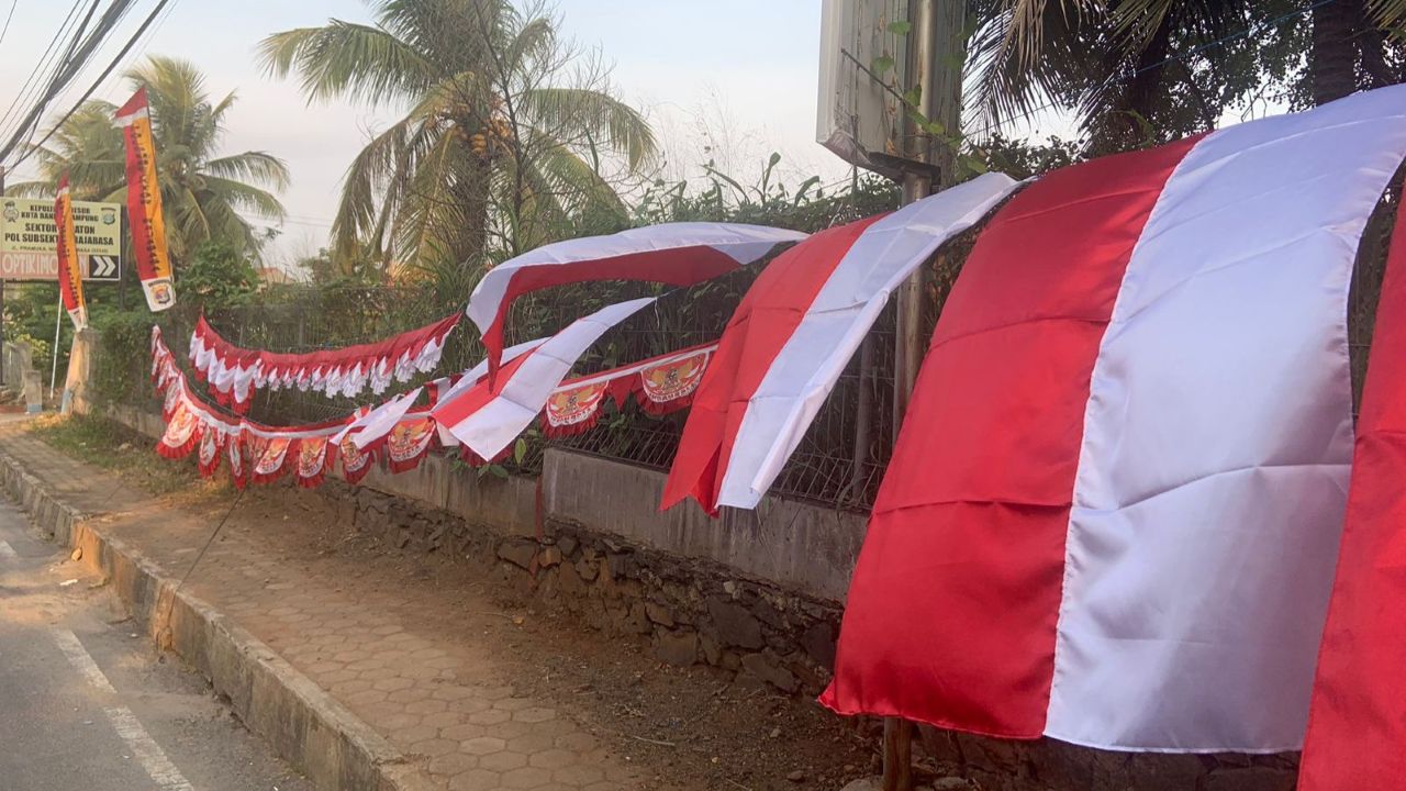 Takut Dianggap Memberontak, Penjual Bendera di Jalan Pramuka Tolak Jual Bendera One Piece