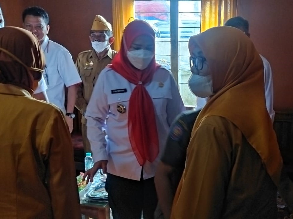 Pemkot Bandar Lampung Bagikan Bantuan Paket Sembako Untuk Veteran