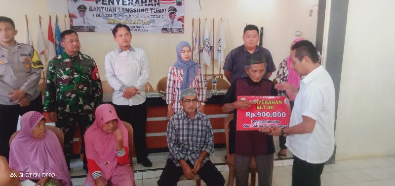 48 KPM Desa Jatimulyo Kembali Terima BLT-DD Triwulan Ketiga 