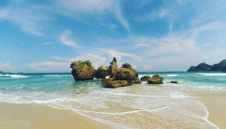 Tiga Permata Pesisir Selok Malang