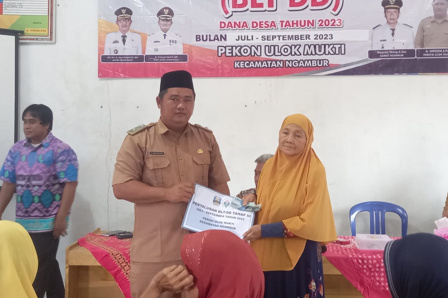 Alhamdulillah, 25 KPM di Pekon Ulok Mukti Kembali Terima BLT Dana Desa