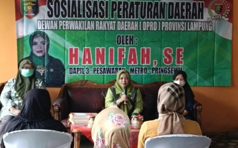 Sosialisasi Perda AKB, Anggota DPRD Lampung Hanifah Ajak Masyarakat Padang Cermin Tetap Taat Prokes