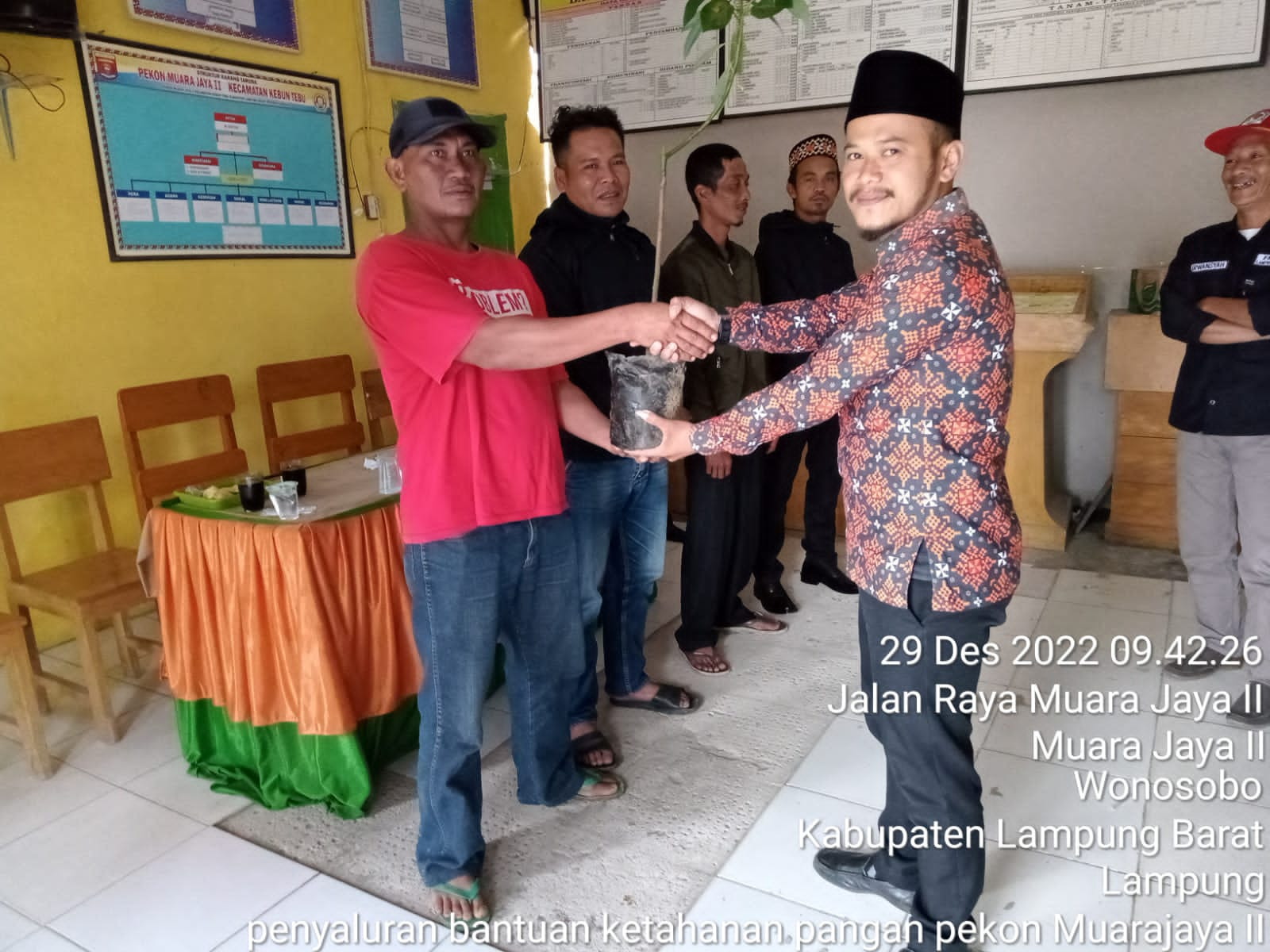 Tutup Kegiatan 2022 Pekon Muarajaya ll Bagikan Bantuan Ketahanan Pangan 