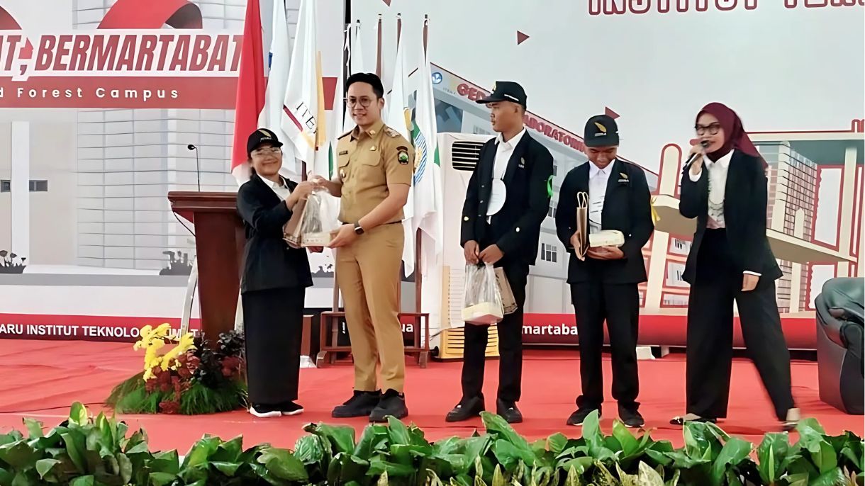 Orasi di Hadapan Ribuan Mahasiswa Baru ITERA, Ini Pesan Bupati Lampung Selatan