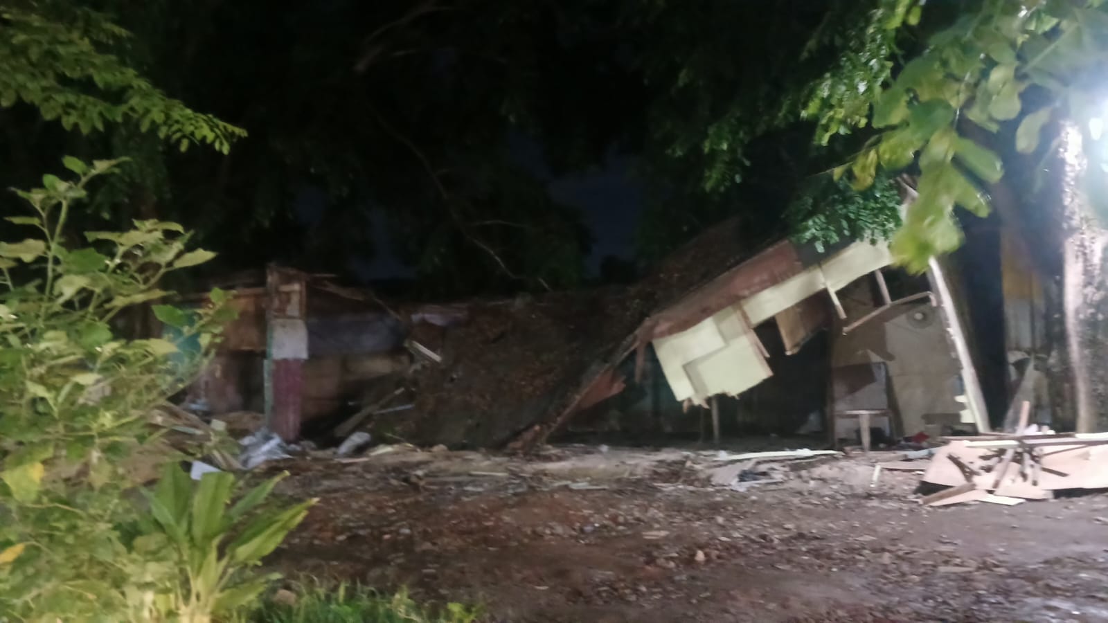 Satpol PP Bongkar Dua Kafe Remang-Remang di PKOR Way Halim, Pemilik Lain Diberi Waktu Seminggu