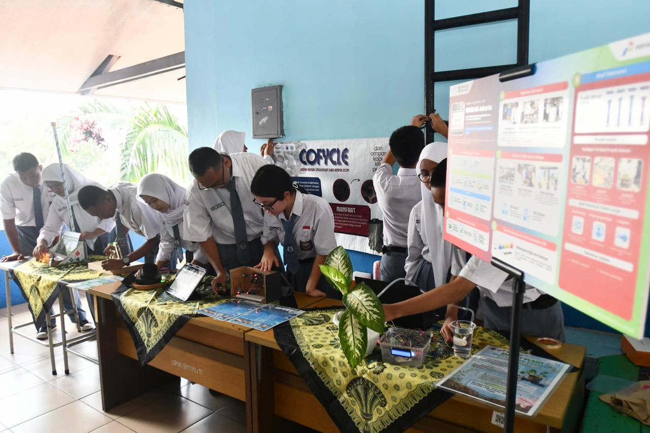 Pertamina dan ASRI Energi Perkuat Edukasi STEM di SMAN 40 Jakarta