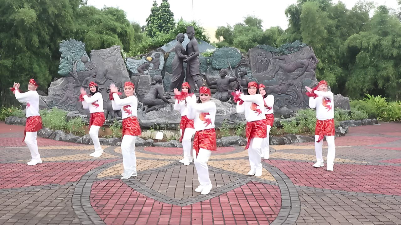 Tari Poco-poco: Tarian Rakyat Penuh Semangat dari Maluku