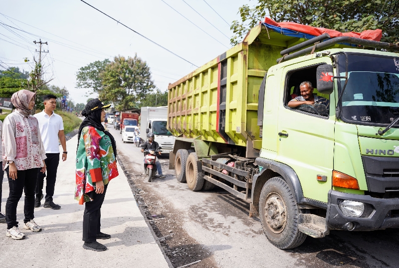 Pemerintah kota Bandar Lampung Cor Beton Jalan Cik Ditiro
